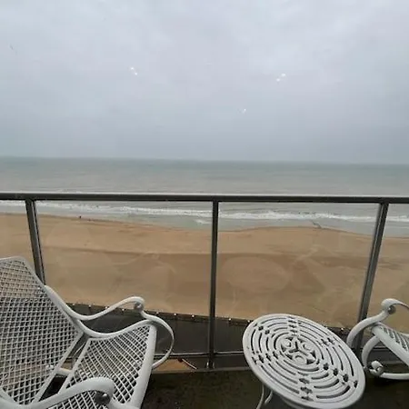 Modern Two-bedroom With Breathtaking Views And Two Charming Terraces T39 * Ostend